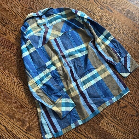 We The Free So Long
Summer Plaid Top size Small - Picture 8 of 8